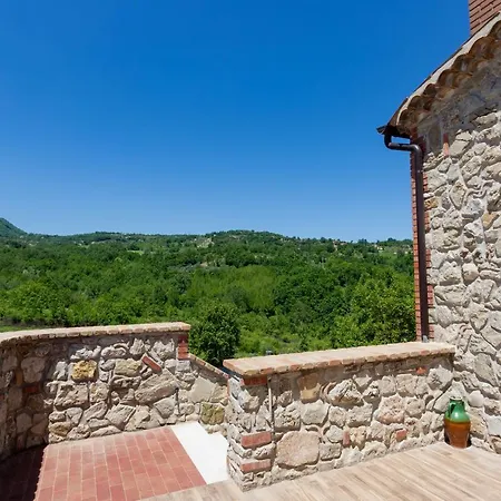 Nina - Irpinia Farm stay Montemarano